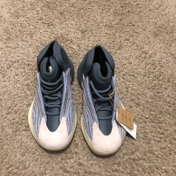 adidas Other - adidas Yeezy QNTM Mono Carbon NWT Size 5